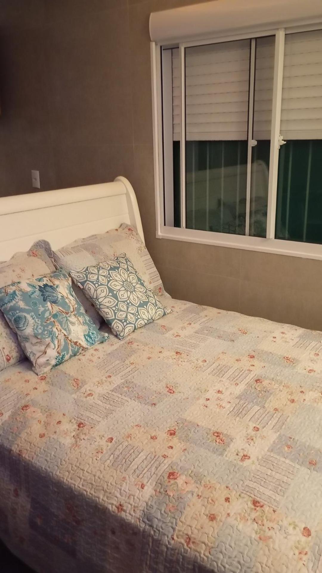 Kitnet Central: Beachside Comfort With Entertainment & Dining Apartment Balneario Camboriu