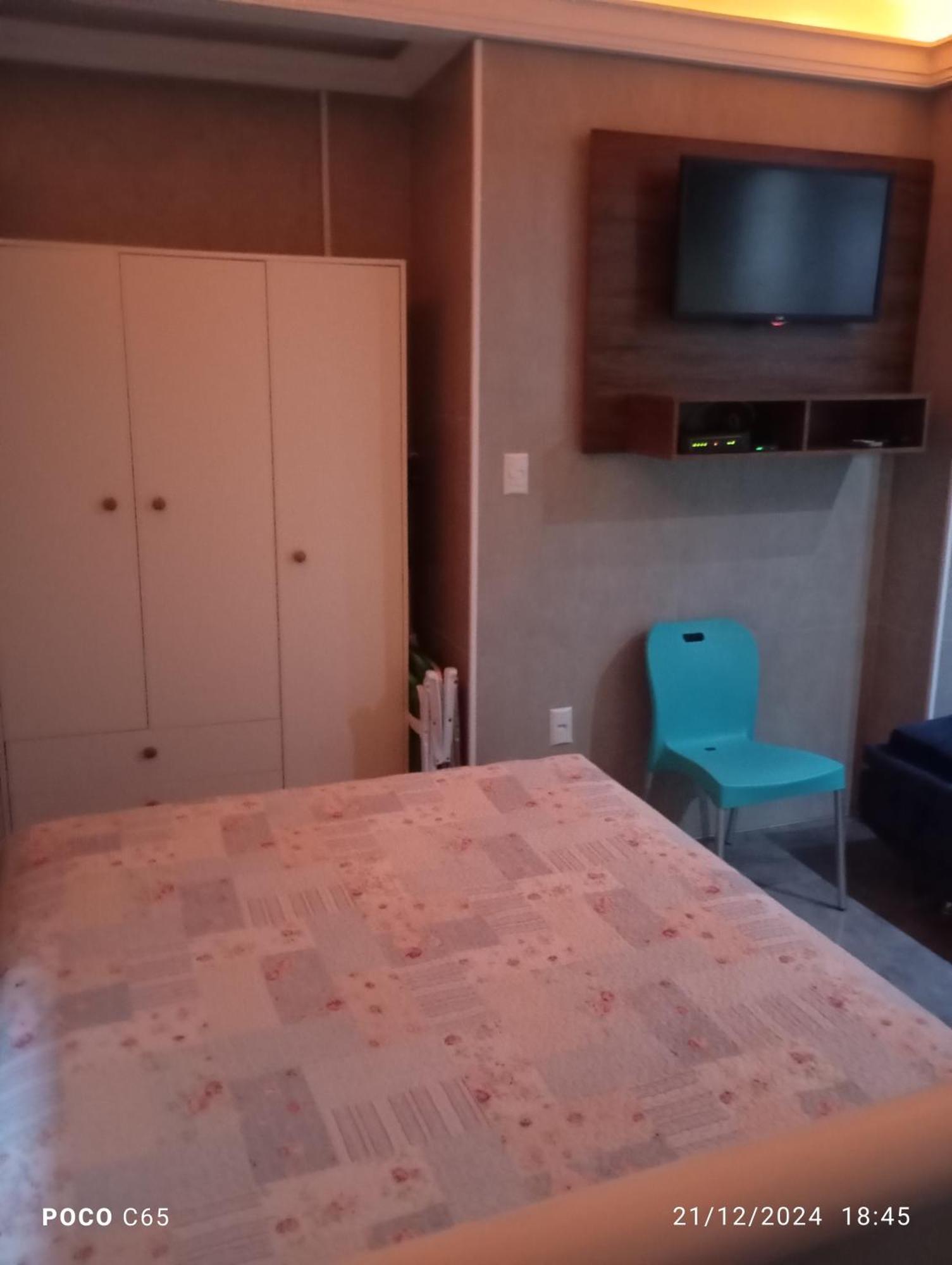 Kitnet Central: Beachside Comfort With Entertainment & Dining *